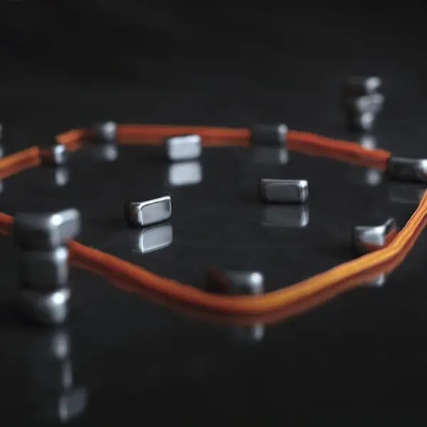 Kluster - Magnet Game