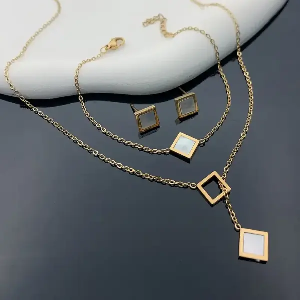 Square Design Preppy 4pcs Set