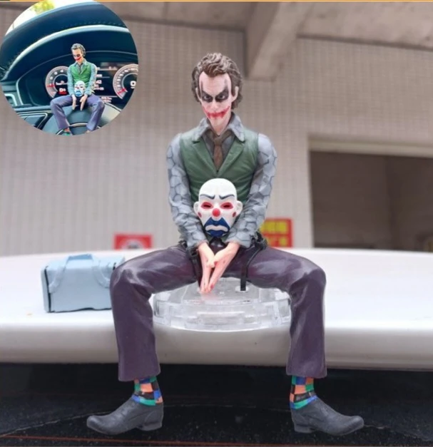 The Dark Knight Joker Collectible – 18 cm Bank Robbery Statue