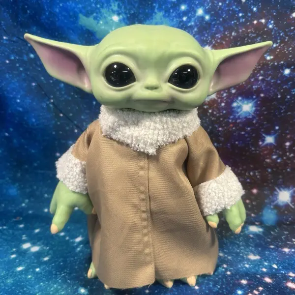 Grogu (Baby Yoda) Figure 27 cm – Realistic Collectible